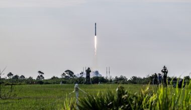 SpaceX launches Starlink mission from Cape Canaveral as stock trades on the Nasdaq for first time – Spaceflight Now