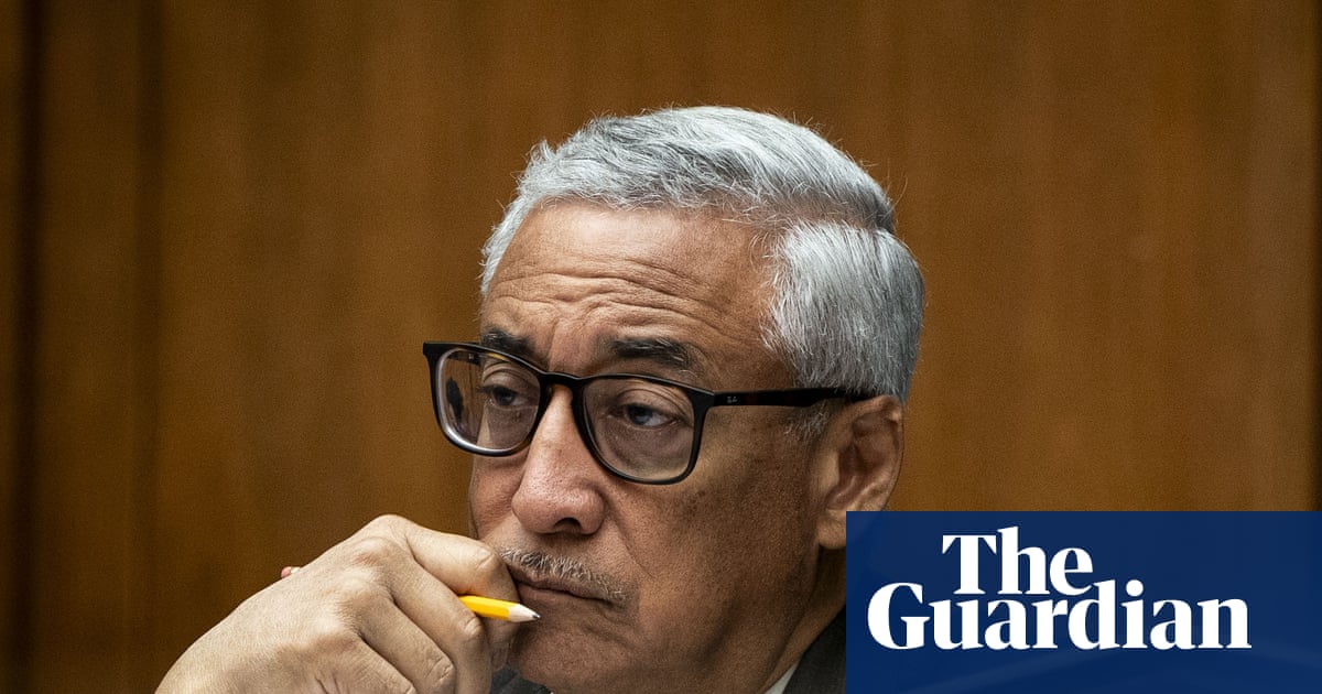 Democrats oppose Trump officials’ effort to include crypto in 401(k) plans | US news