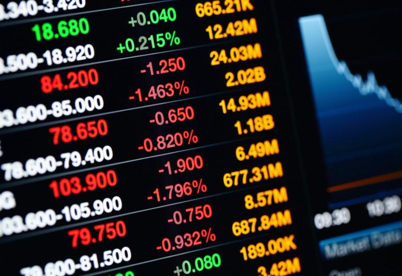 Bitcoin plunges to near $62,000 as the AI trade unwinds, HYPE falls 14%