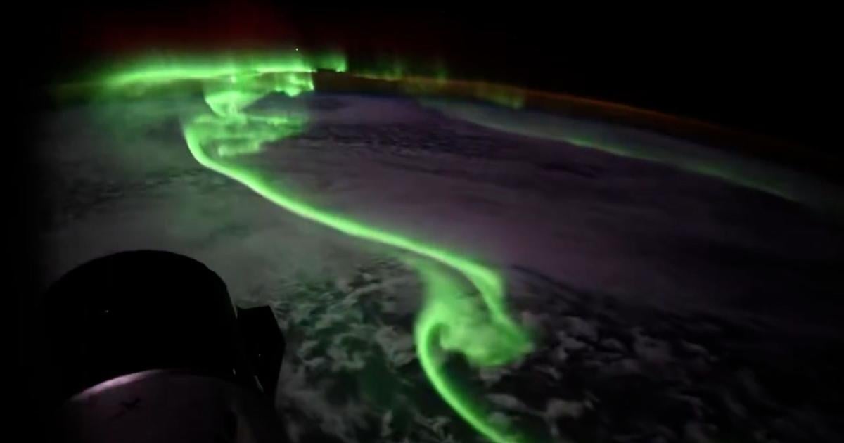 Watch the aurora australis snake across Earth, from space - AppleValleyNewsNow.com