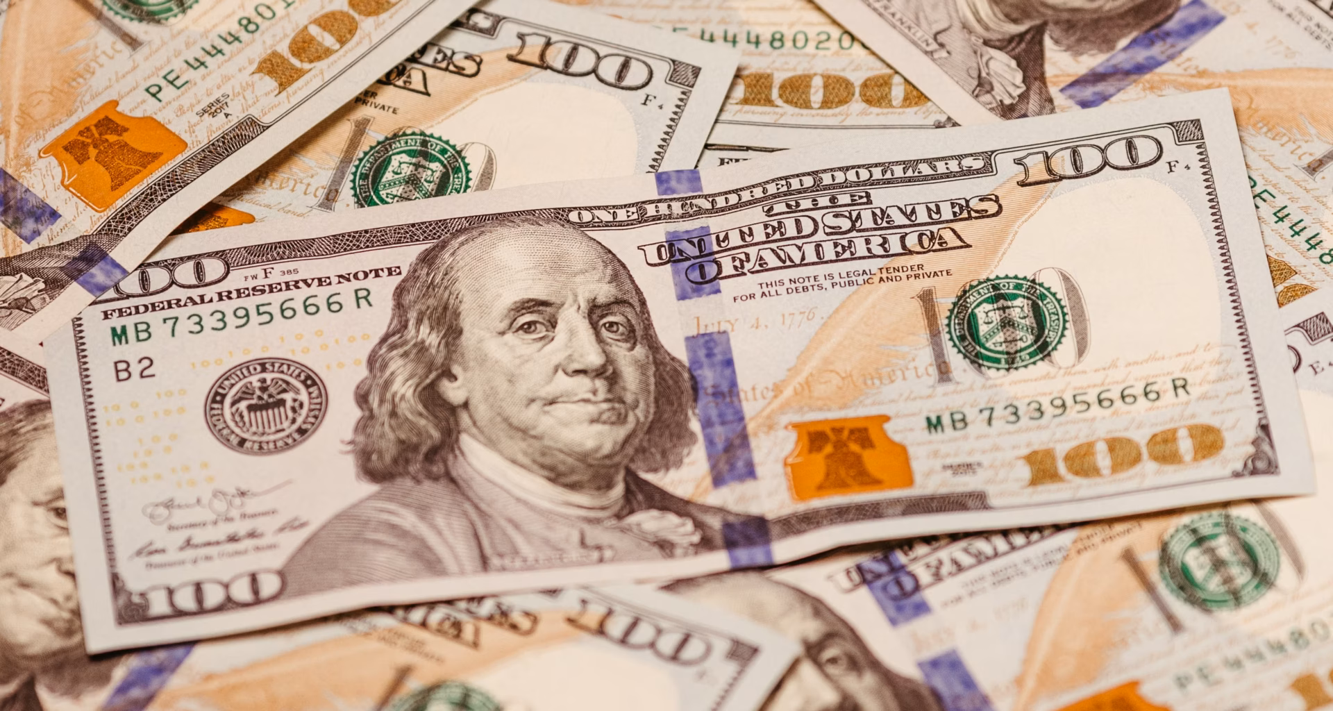 US PCE Inflation & Fed Repricing Pressure Gold Below $4,000 as Real Yields Drive Positioning - Article