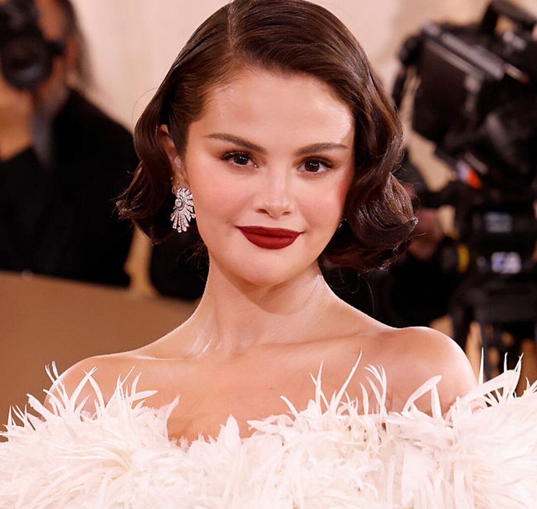 Selena Gomez Debuts Red Hair for Only Murders in the Building