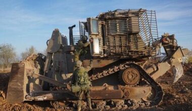 Female IDF mechanics operate under fire in Lebanon: 'There is no garage in war'