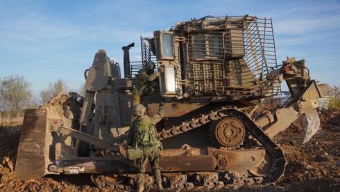 Female IDF mechanics operate under fire in Lebanon: 'There is no garage in war'