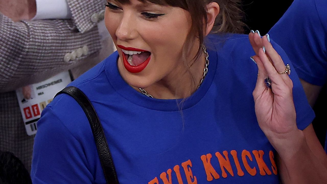 Exclusive: Alana Haim on Custom-Making Taylor Swift’s ‘Stevie Knicks’ Shirt for the NBA Finals