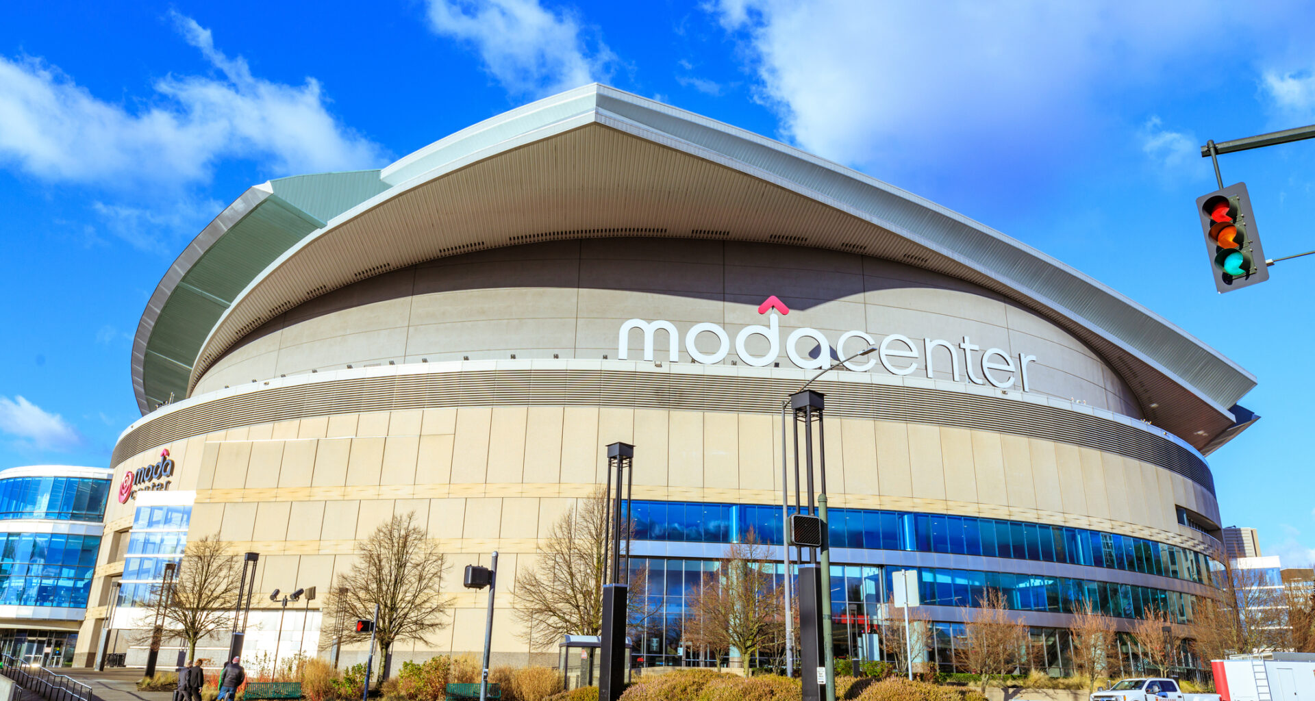 Good Morning, News: Moda Center Drama, Lloyd Mall Drama, and Taylor Swift Drama… So Much Drama!