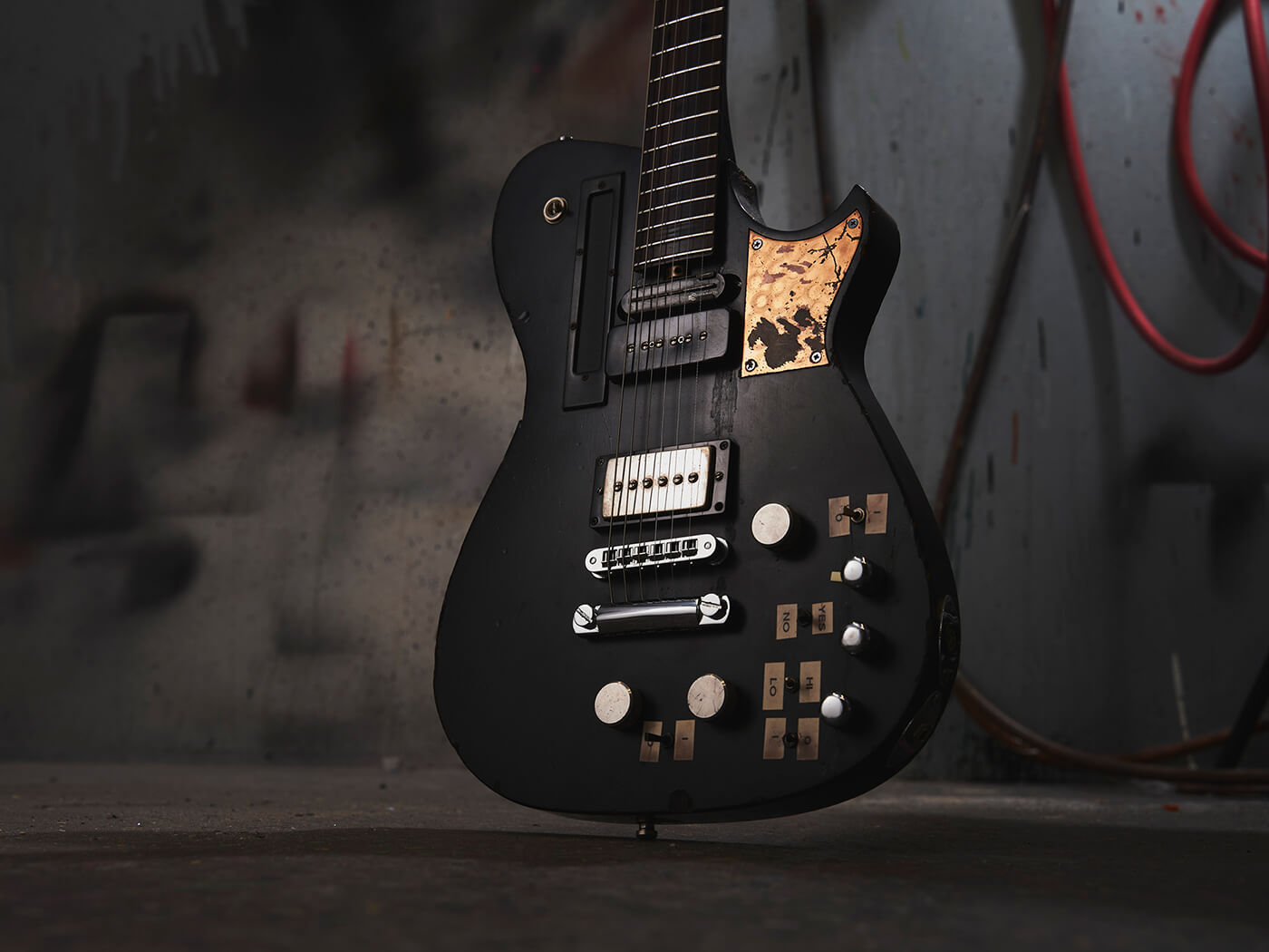 The 007, also known as “Black Ed”, is perhaps Bellamy’s most iconic and famous instrument, seen and heard across Muse’s most notable releases.