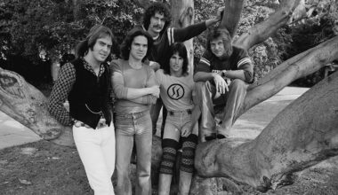 American rock group Player, USA, 25th November 1977. Left to right: singer Peter Beckett, guitarist J.C. Crowley, touring keyboard player Wayne Cook, bassist Ronn Moss and drummer John Friesen. (Photo by Michael Putland/Getty Images)
