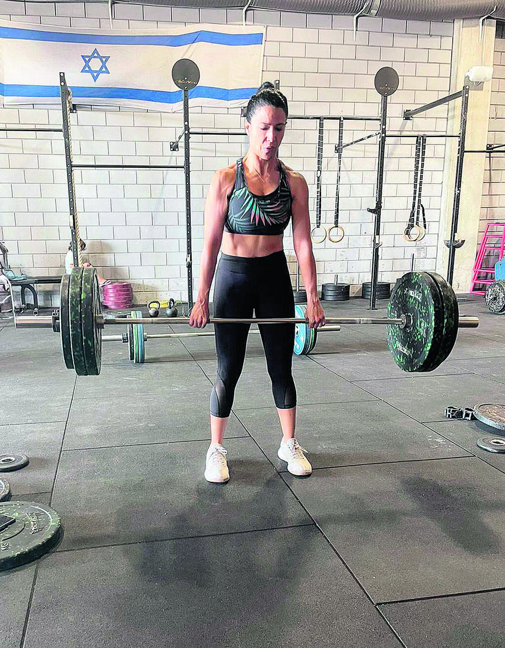 עורכת הדין מאיה כלב בחדר הכושר