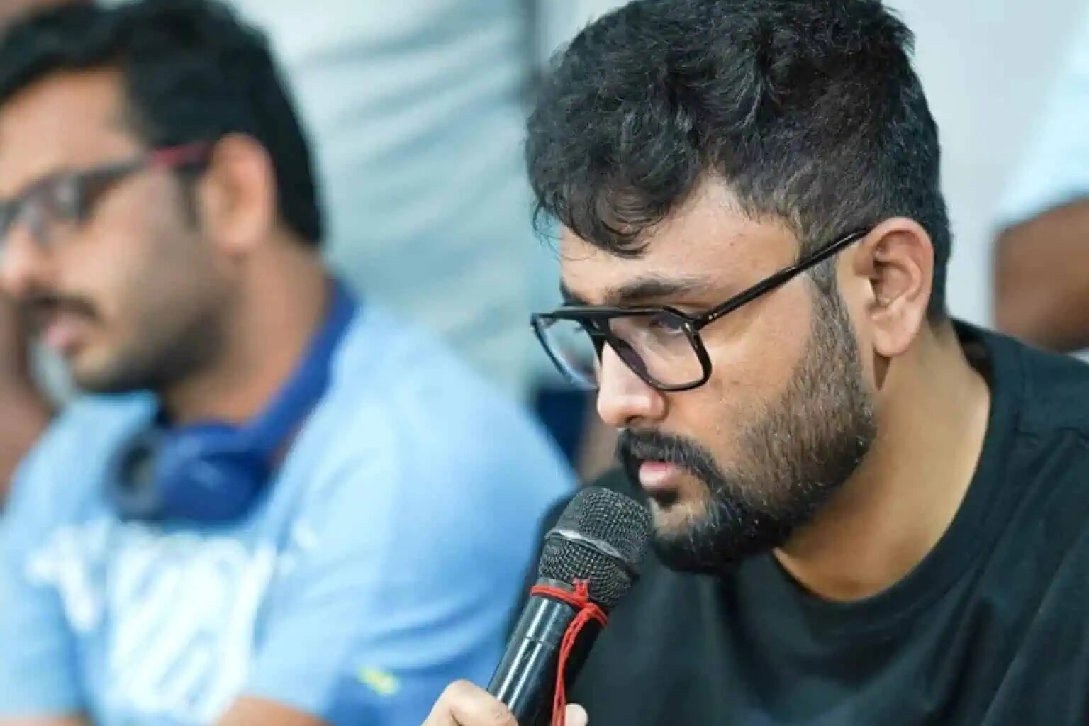 Director Thanks Ex-Wife On Big Screen, Wins Hearts!