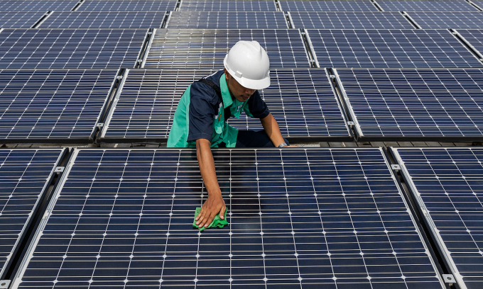 Indonesia earmarks $71B for mega solar power project