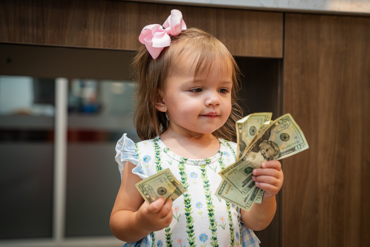 amfirst 7 2 simple tools that help one family teach budgeting + saving