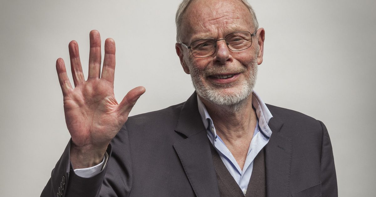 Legendary BBC radio host Bob Harris to step down from shows due to ill health