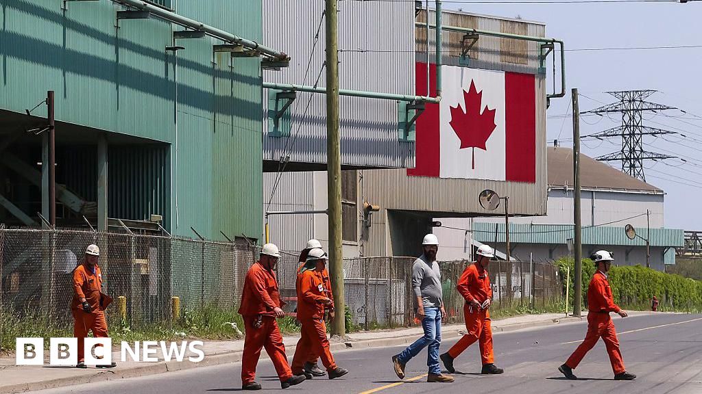 Just how much trouble is Canada's economy in? - BBC