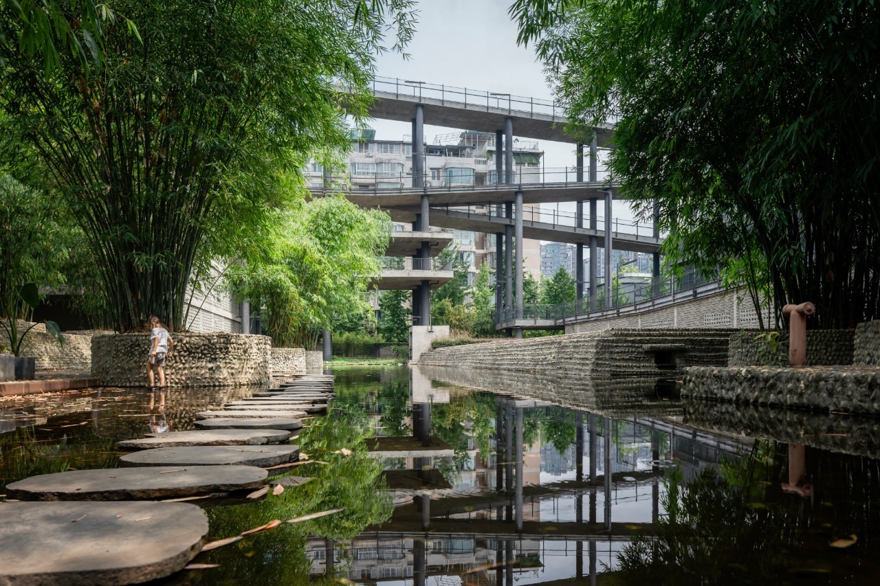 Five buildings constructed from recycled materials: when rubble becomes architecture