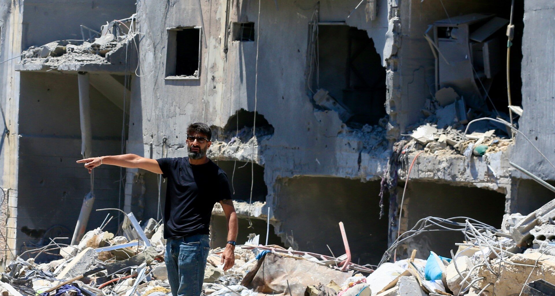 One killed as Israel hits south Lebanon, issues forced displacement orders | Israel attacks Lebanon News