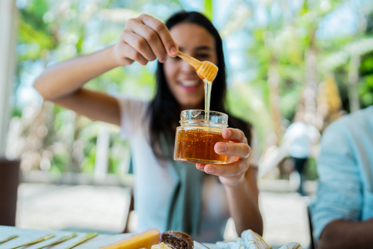 The science behind honey’s role in exercise is therefore straightforward: it supplies fast‑acting energy when needed