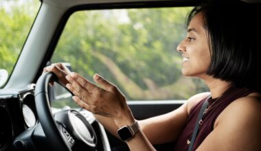 Motorists urged to avoid smartwatches while driving amid legal grey area - The Independent