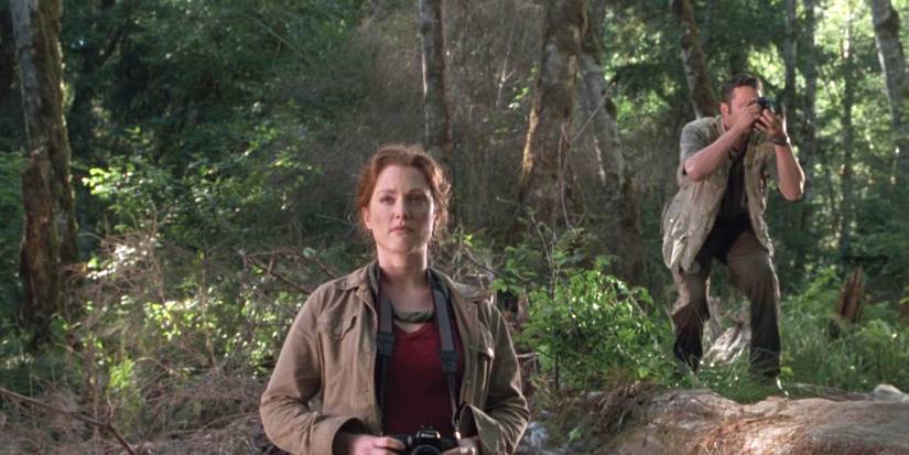 Sarah in the jungle looking to the distance in The Lost World