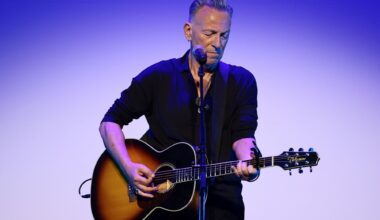 Bruce Springsteen says he wants to find “common ground” with fans who have abandoned him due to his politics