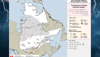 A map of Quebec superimposed on a photo of lightning. The map shows where there is a greater risk of thunderstorms.