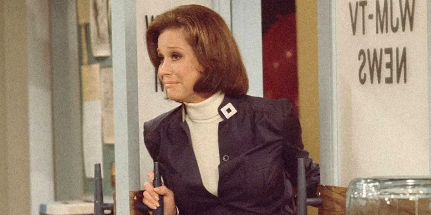 Mary in the newsroom in 'The Mary Tyler Moore Show' series finale.