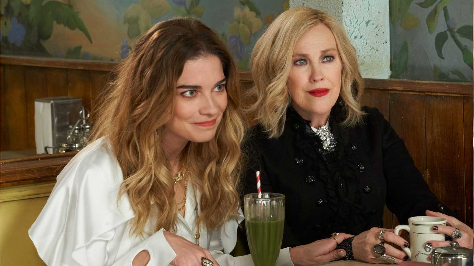 Annie Murphy and Catherine O'Hara in 'Schitt's Creek'