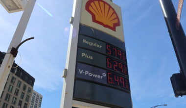 Amid rising gas prices, inflation, some Chicagoans have given up bargain-hunting