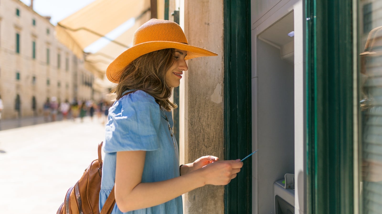 5 tips for minding your money on summer holidays