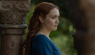 Sonoya Mizuno (Mysaria) and Emma D'Arcy (Rhaenyra Targaryen) in House of the Dragon season 3