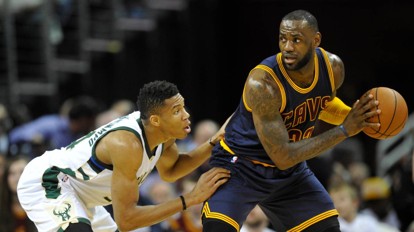 Giannis Antetokounmpo Makes Recruiting Pitch to LeBron James