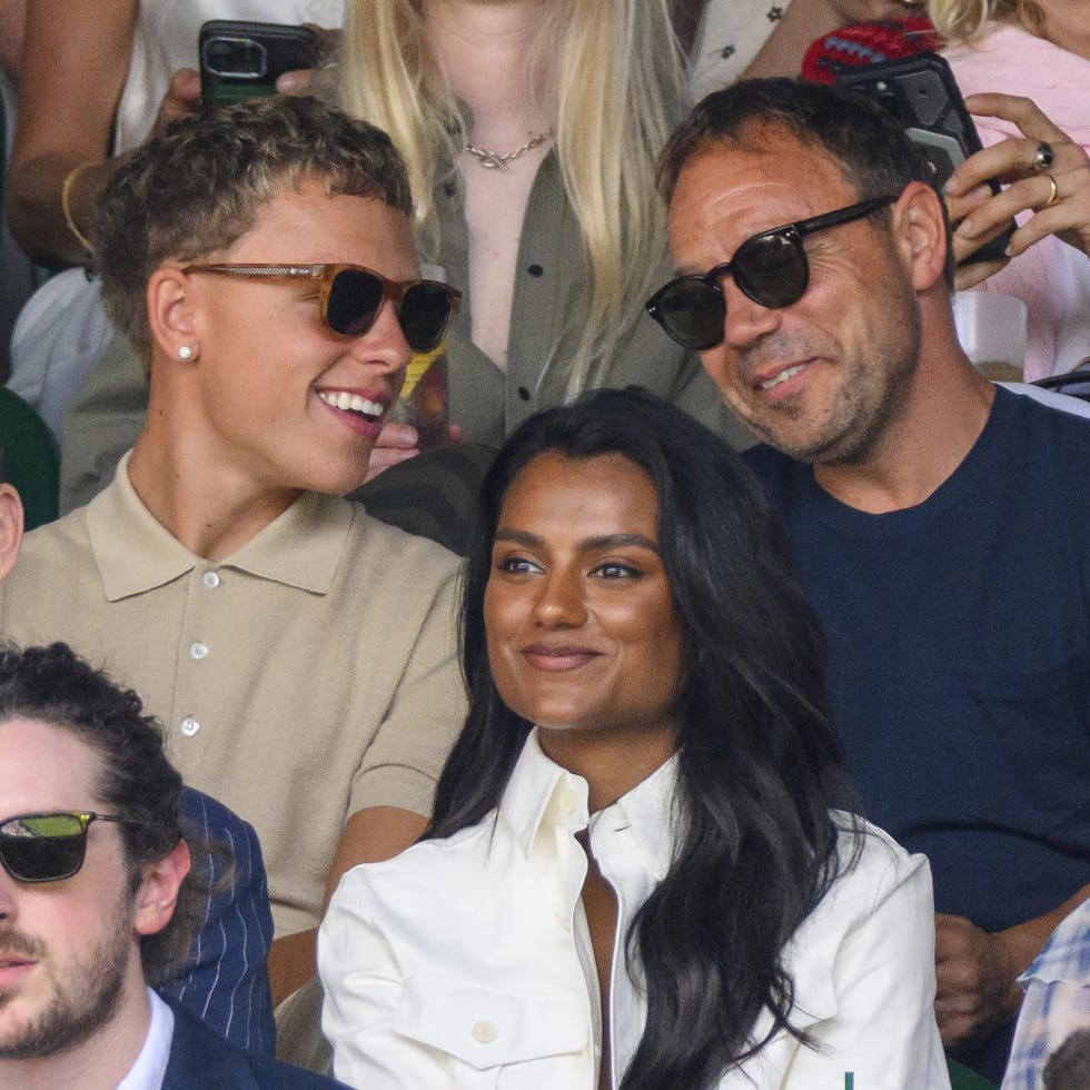 london, united kingdom july 04: alfie graham and stephen graham watch centre court tennis during day six of the 2026 wimbledon tennis championships at the all england lawn tennis and croquet club in wimbledon on july 04, 2026, in london, united kingdom. (photo by ray tang/anadolu via getty images)