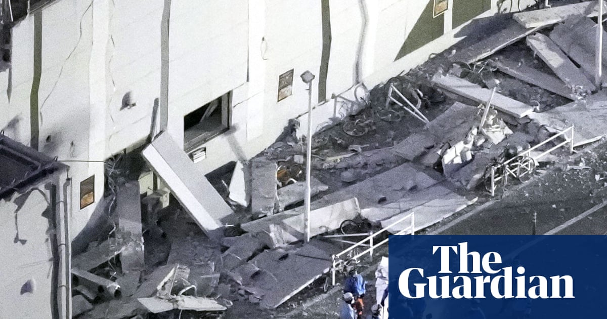 Japan earthquake injures 50 and traps ‘many people’ inside shopping mall | Asia Pacific