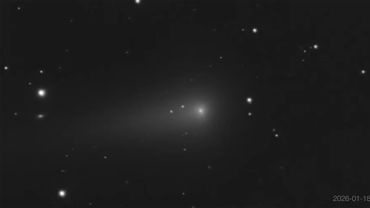 VLT time-lapse of insterstellar comet 3I/ATLAS - YouTube