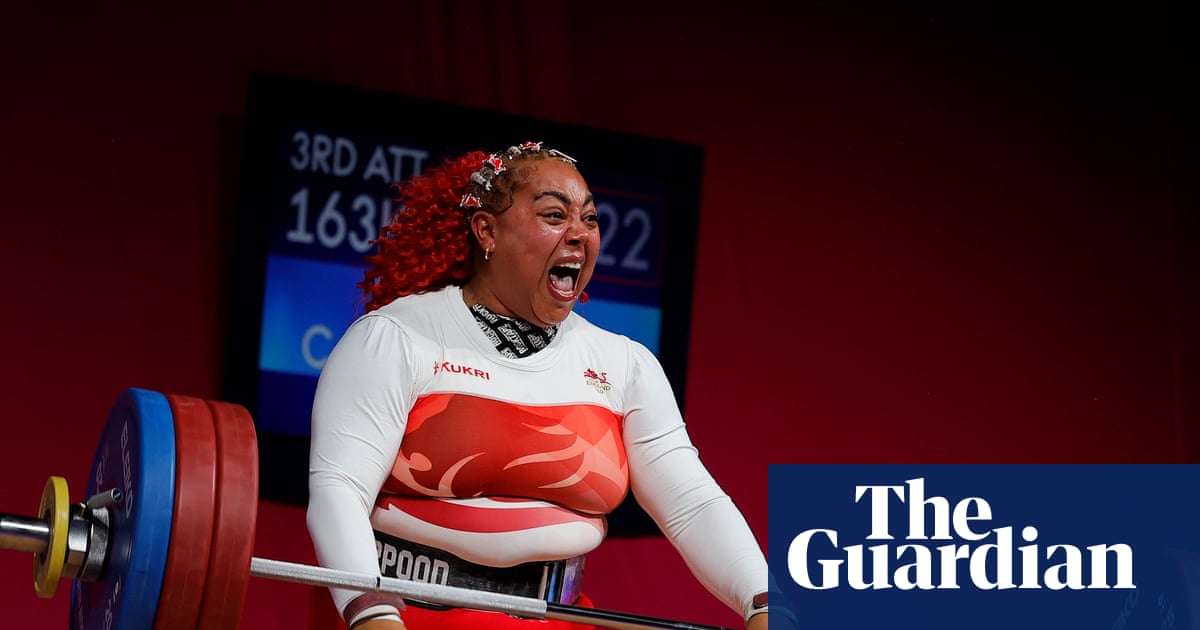 Emily Campbell cooks up a treat for fans on way to weightlifting gold | Commonwealth Games 2026