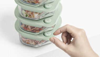 Kimchi-Specific Design for Food Storage Container Allows for Manual Off-Gassing