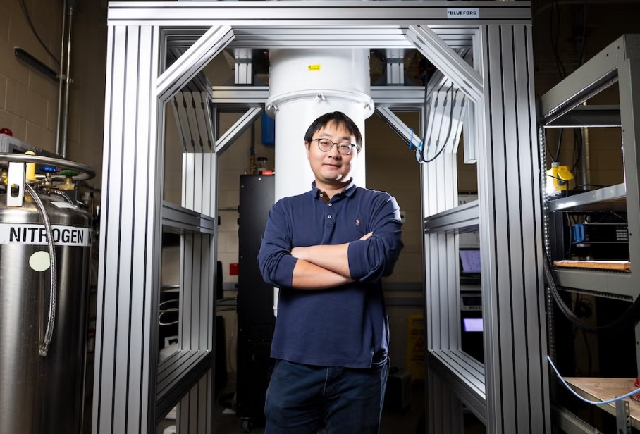 Assistant Professor Han Zhao in his UCF lab