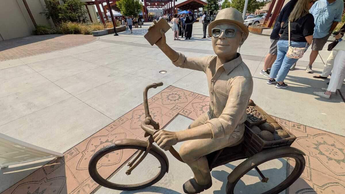 Pasco unveils bronze statue celebrating Noburo ‘Peanuts’ Fukuda