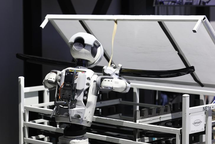 Boston Dynamics' Atlas humanoid robot demonstrates its movement capabilities at Hyundai Motor’s booth during CES 2026 in Las Vegas, Jan. 7. Yonhap