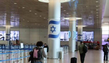 Three Israelis arrested after plane disturbance - Breakingthenews.net