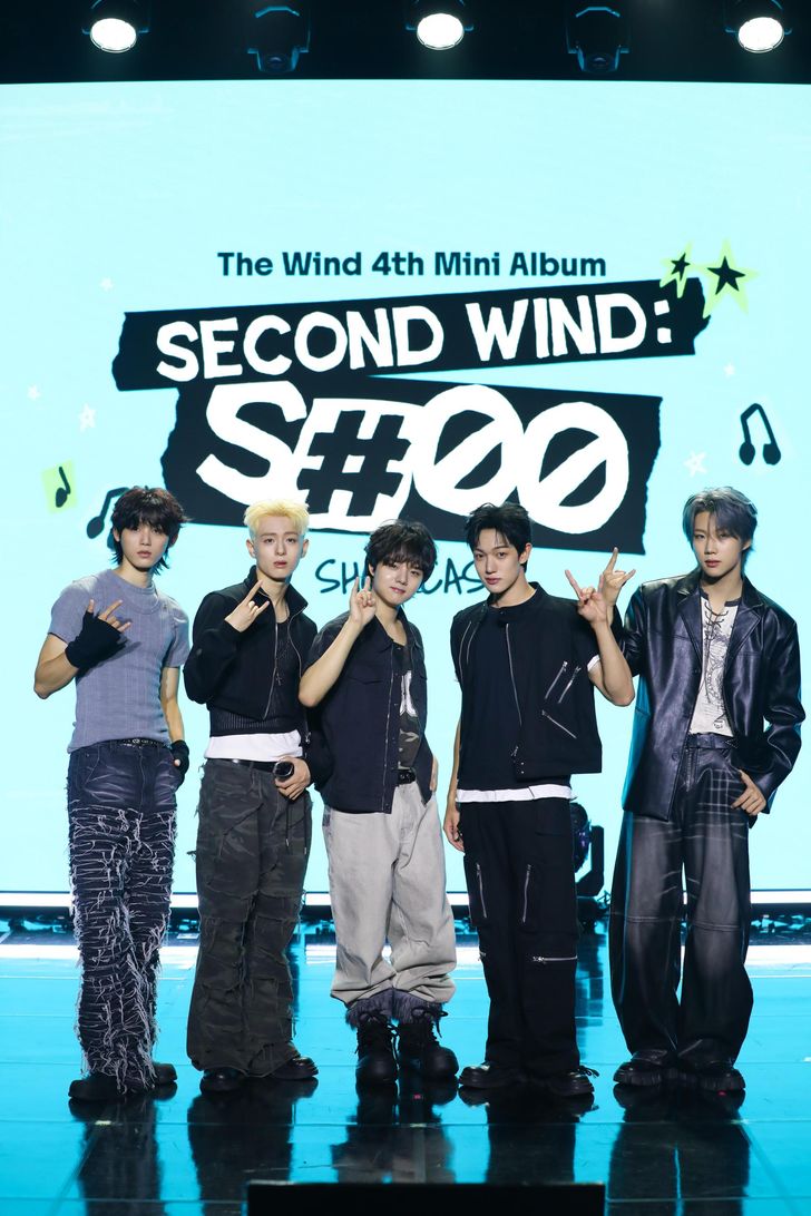 From left, K-pop boy band The Wind members Choi Han-bin, Jang Hyoun-joon, An Chan-won, Thanatorn and Park Hayuchan pose during a press event at Ilchi Art Hall in Seoul's Gangnam District, Wednesday. Courtesy of PPangstar Entertainment