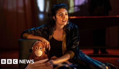 Bollywood actor Kalki Koechlin's play on motherhood's messier side wows audience - BBC