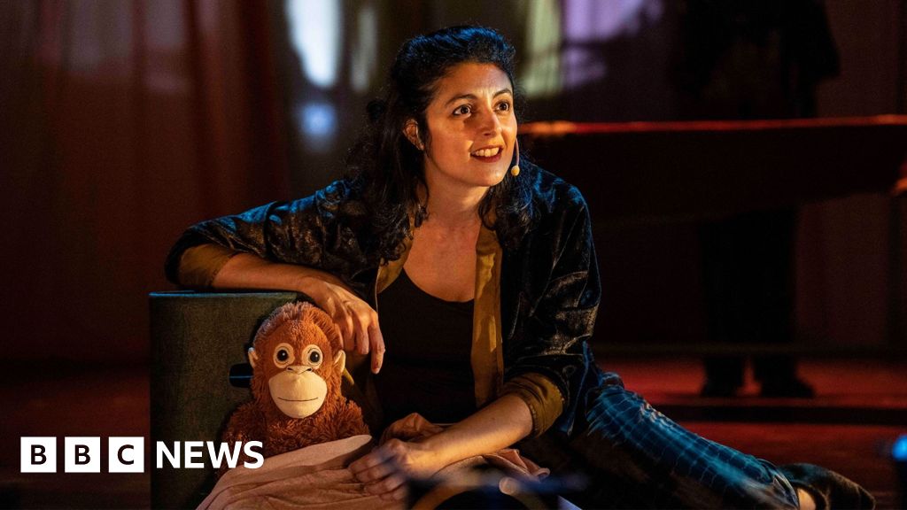 Bollywood actor Kalki Koechlin's play on motherhood's messier side wows audience - BBC