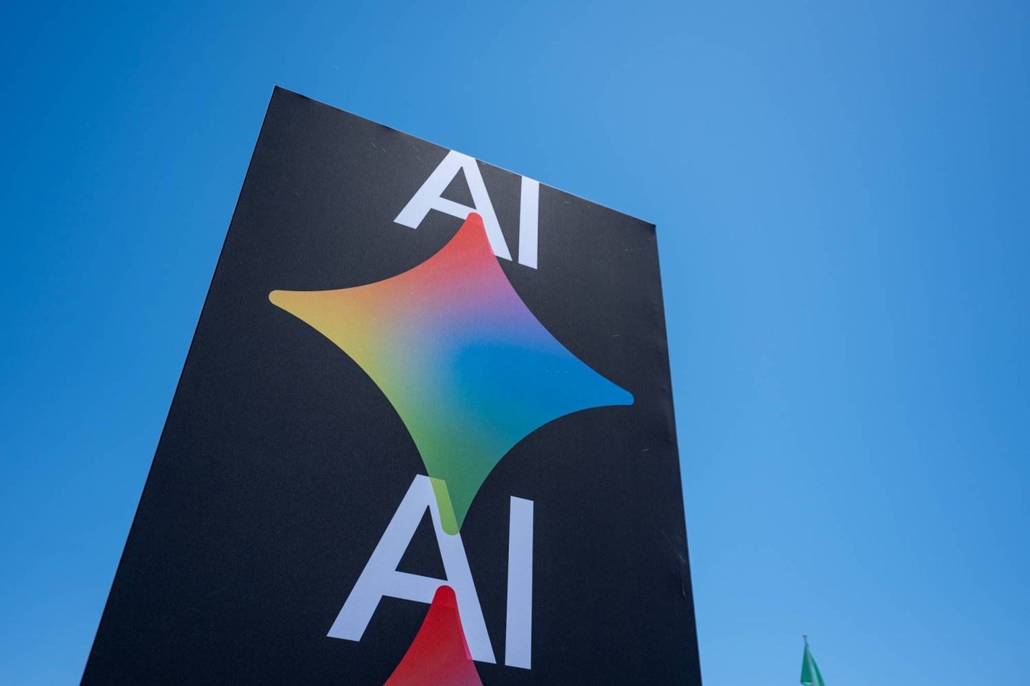 Google Search AI poses ‘unacceptable risk’ to kids, report finds