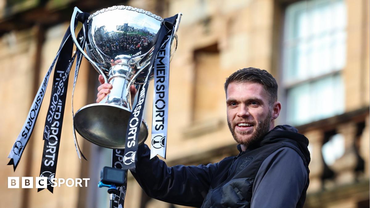 St Mirren defender Marcus Fraser