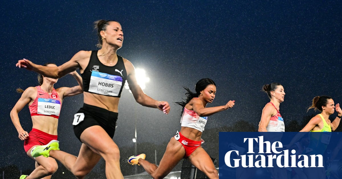 Amy Hunt settles for 100m silver as Zoe Hobbs secures Commonwealth gold | Commonwealth Games 2026