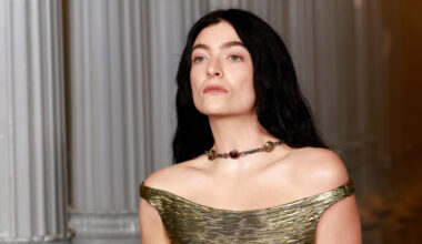 Lorde scolds Spotify over its new AI “About the Song” feature