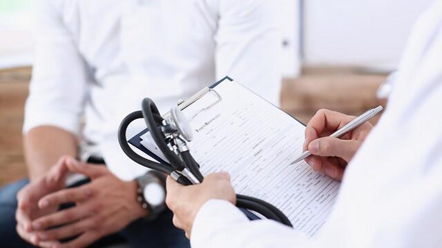 More than 300,000 adults waited over three months for a specialist (Photo: Shutterstock) More than 300,000 adults waited over three months for a specialist