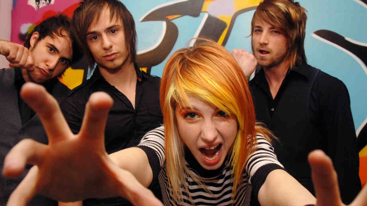Paramore posing for a photograph in 2005