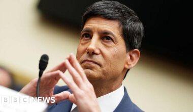 US interest rates held for fifth time in a row - BBC